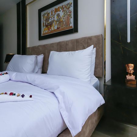 Taj Pyramids View Inn Kafret el-Gabal エクステリア 写真