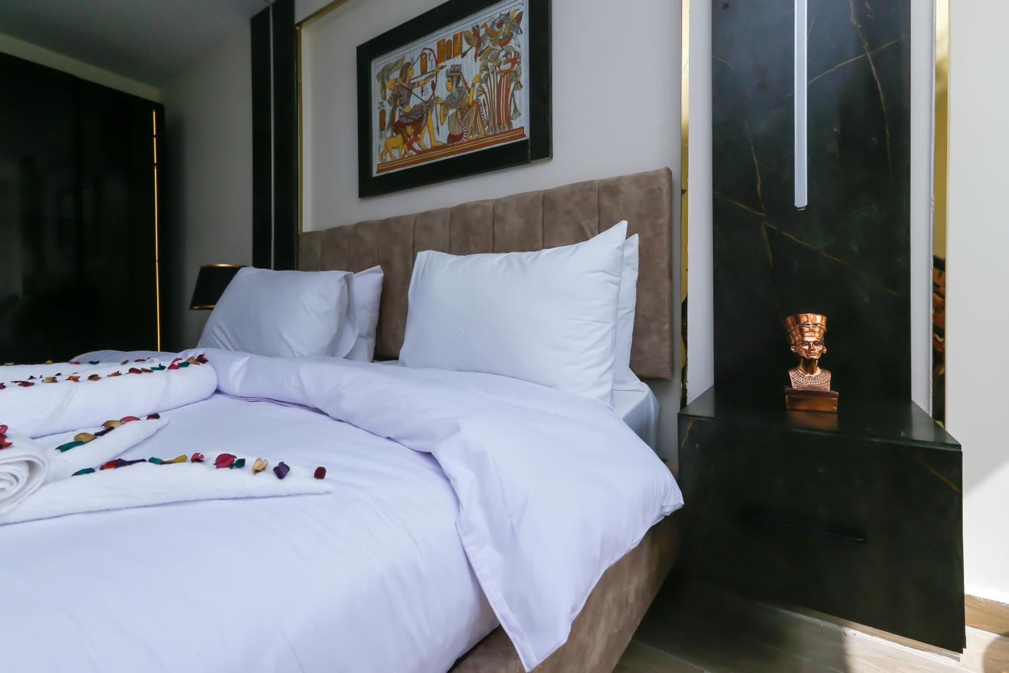 Taj Pyramids View Inn Kafret el-Gabal エクステリア 写真