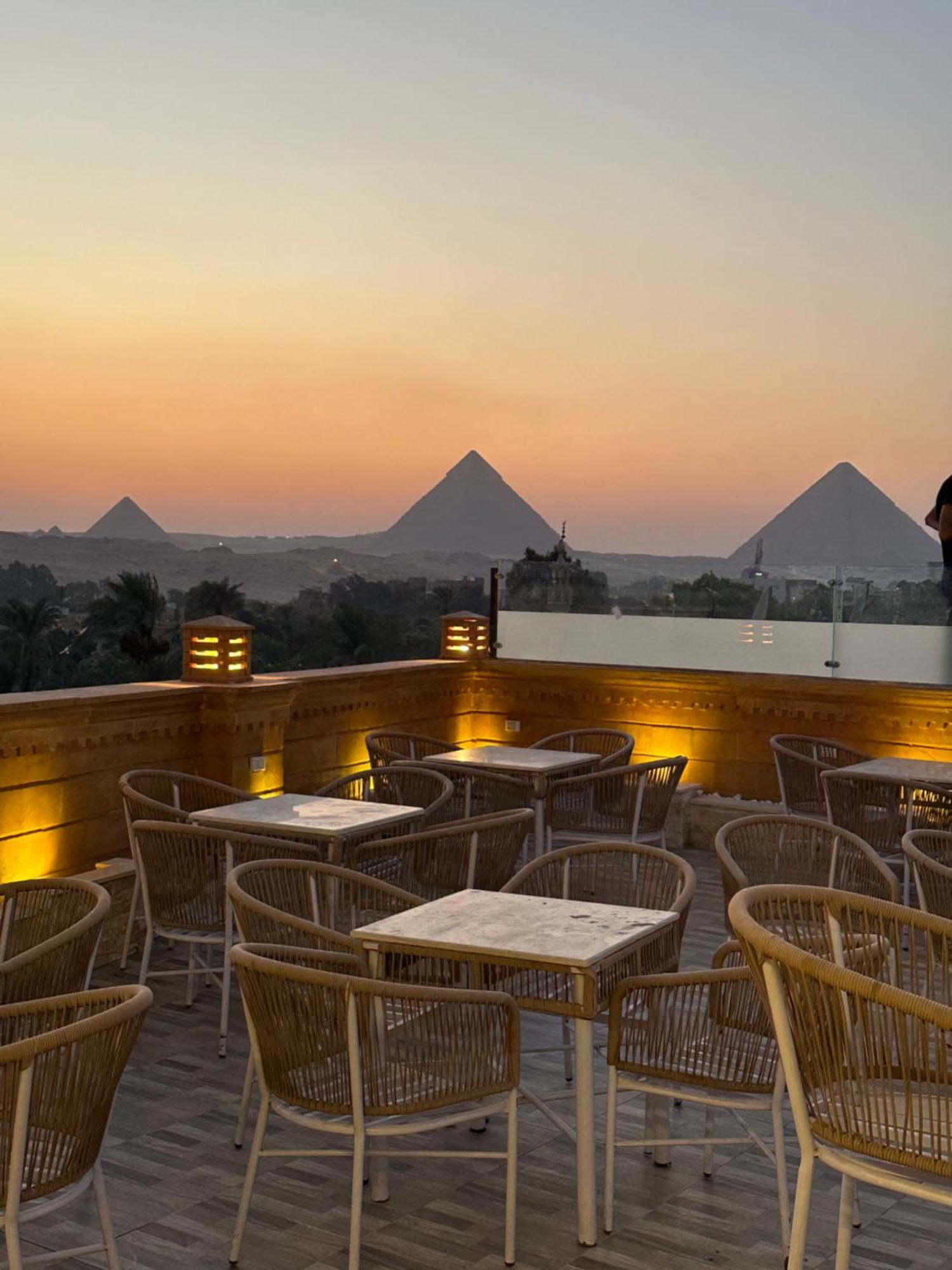 Taj Pyramids View Inn Kafret el-Gabal エクステリア 写真