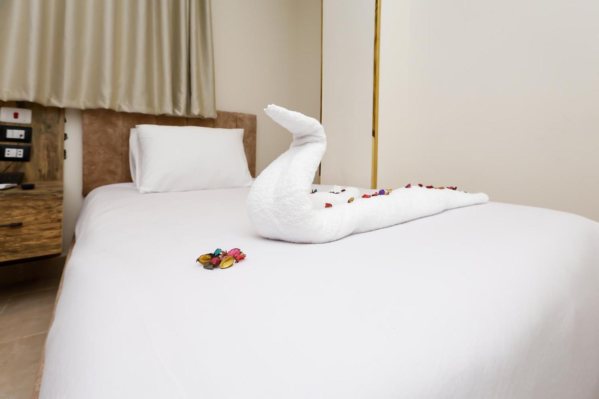 Taj Pyramids View Inn Kafret el-Gabal エクステリア 写真