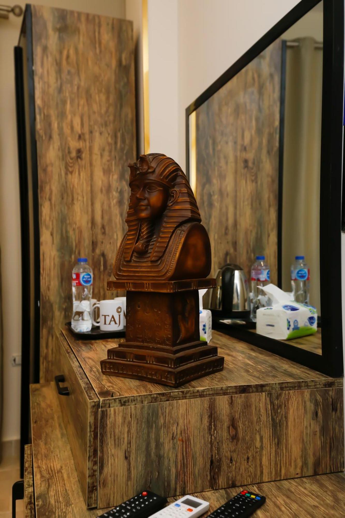 Taj Pyramids View Inn Kafret el-Gabal エクステリア 写真