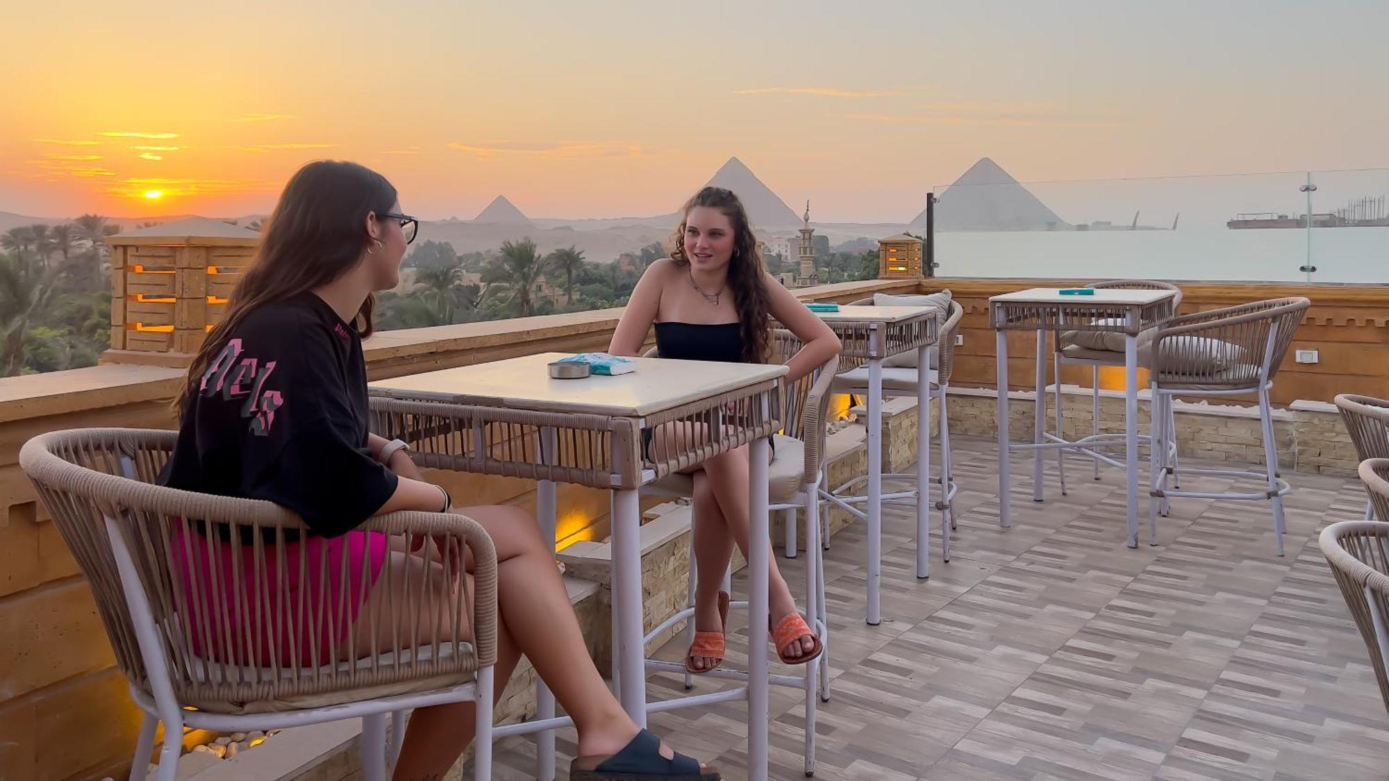 Taj Pyramids View Inn Kafret el-Gabal エクステリア 写真