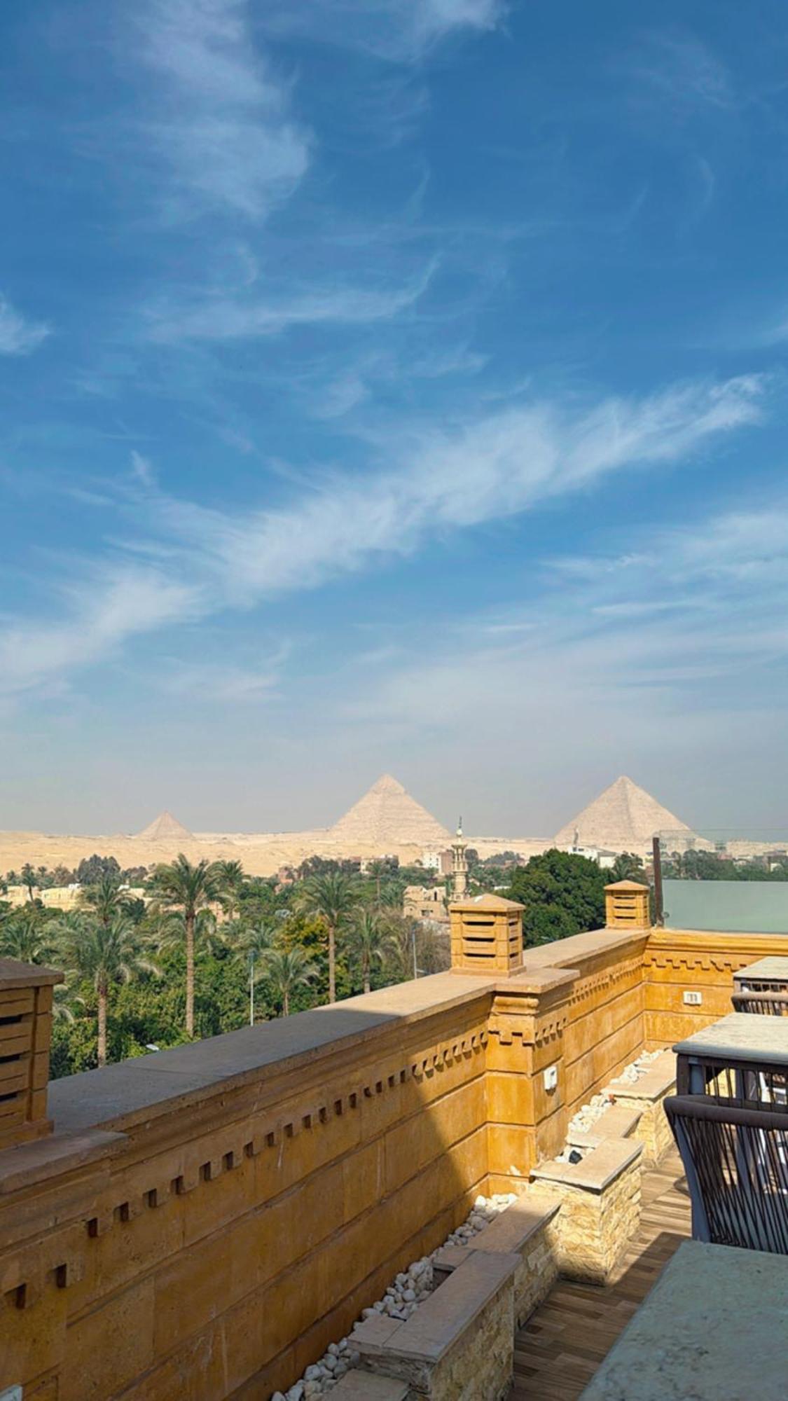 Taj Pyramids View Inn Kafret el-Gabal エクステリア 写真